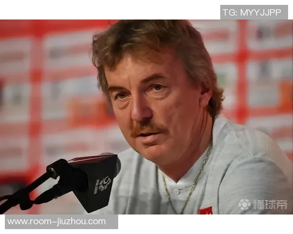 博涅克期待罗马争夺欧冠资格并呼吁关注迪巴拉的恢复进程 博涅克期待罗马争夺欧冠资格并呼吁关注迪巴拉的恢复进程