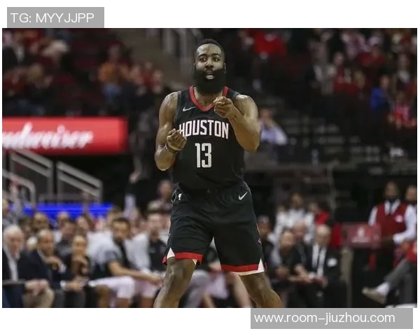 普理查德回忆被哈登晃倒经历直言脚踝无恙心态乐观 普理查德回忆被哈登晃倒经历直言脚踝无恙心态乐观